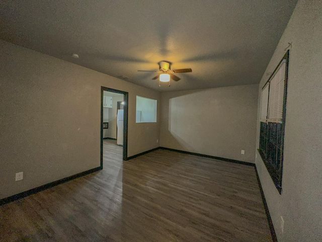 2722 E 9th Street, Lubbock, TX 79403