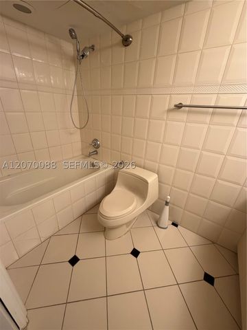 2640 NE 135th St 202, North Miami, FL 33181