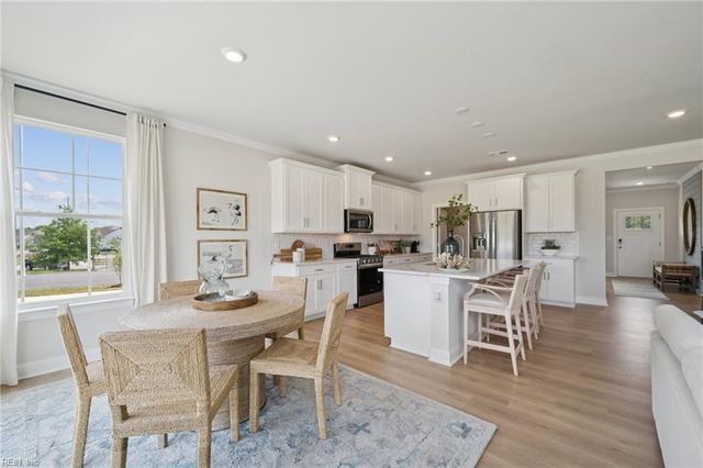 317 Riverview RD, Chesapeake, VA 23322