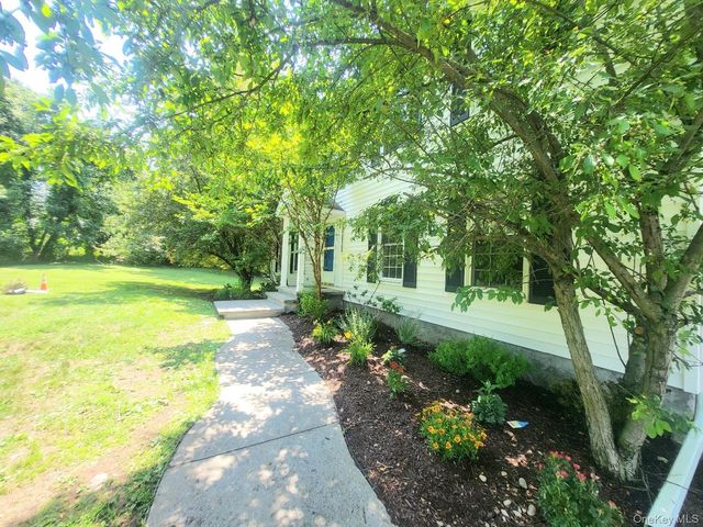 15 Blue Jay Drive, Newburgh, NY 12550
