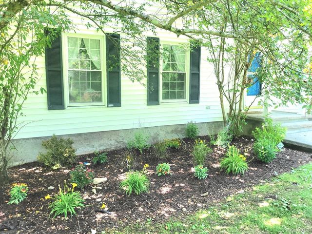 15 Blue Jay Drive, Newburgh, NY 12550
