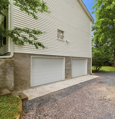 15 Blue Jay Drive, Newburgh, NY 12550