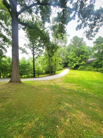15 Blue Jay Drive, Newburgh, NY 12550