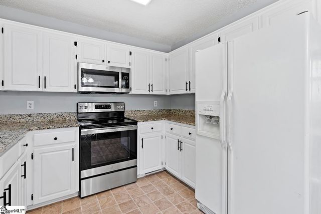 219 Oak Ridge Drive, Greenwood, SC 29649