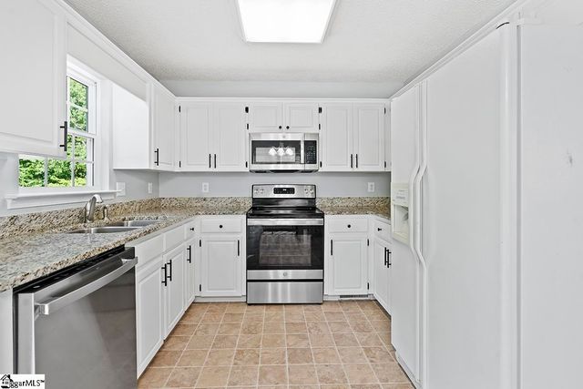 219 Oak Ridge Drive, Greenwood, SC 29649