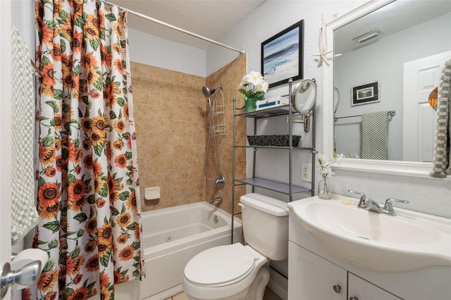 1220 56TH AVENUE N, St Petersburg, FL 33703