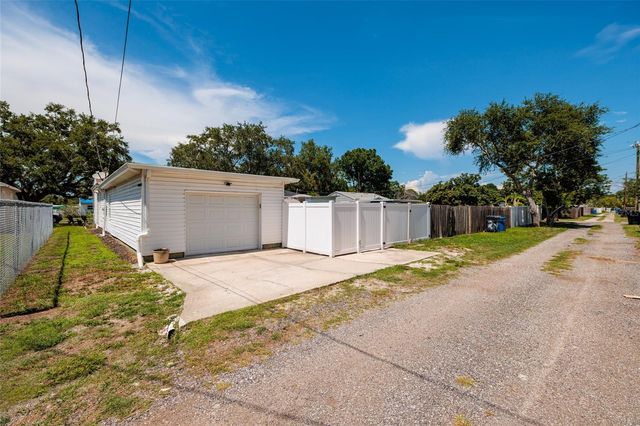 1220 56TH AVENUE N, St Petersburg, FL 33703