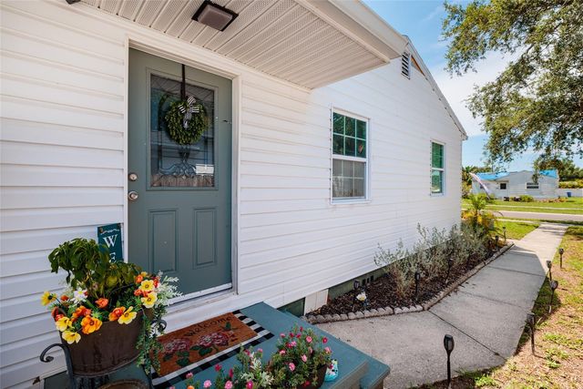1220 56TH AVENUE N, St Petersburg, FL 33703