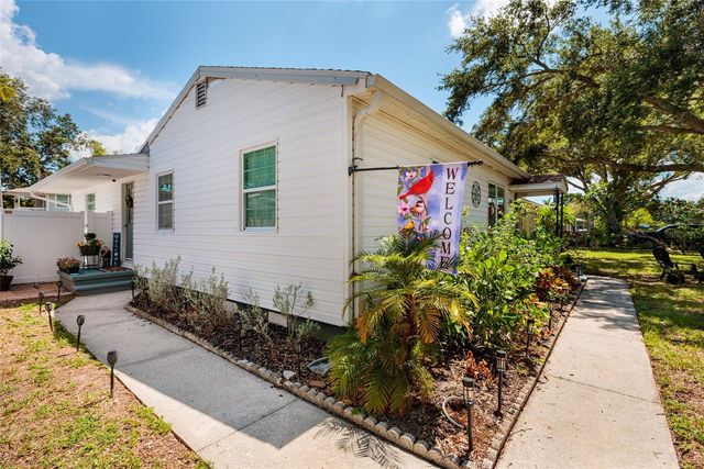 1220 56TH AVENUE N, St Petersburg, FL 33703