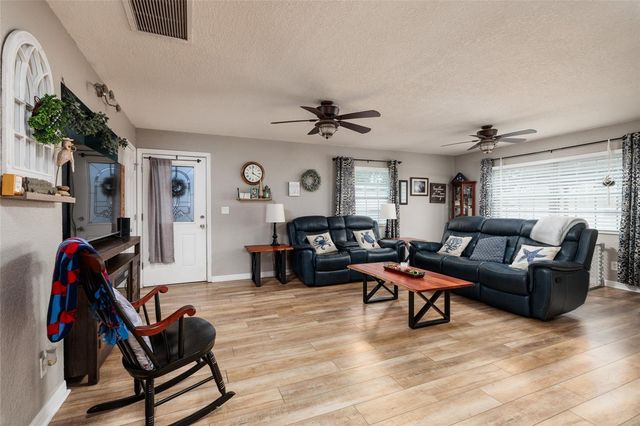 1220 56TH AVENUE N, St Petersburg, FL 33703