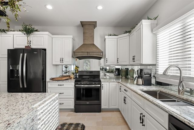 6065 N Scenic Woods Circle, Muskegon, MI 49445