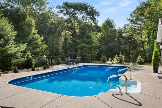 6065 N Scenic Woods Circle, Muskegon, MI 49445