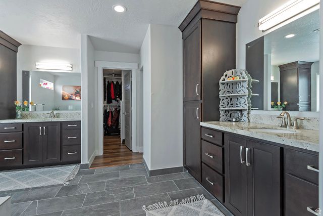 8564 S LITTLE WILLOW CIR, Cottonwood Heights, UT 84121