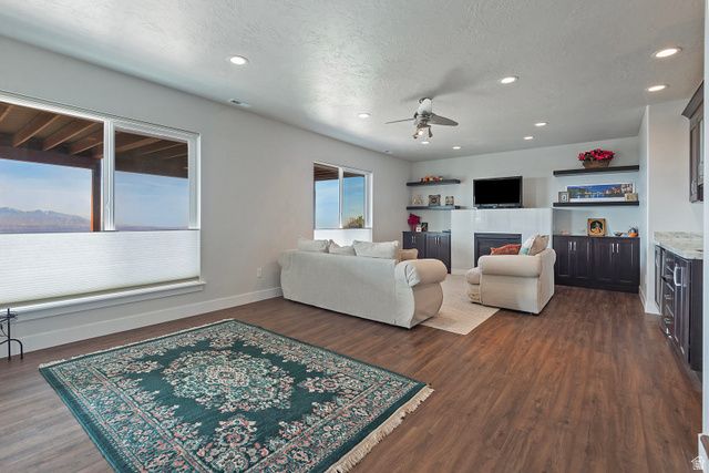8564 S LITTLE WILLOW CIR, Cottonwood Heights, UT 84121