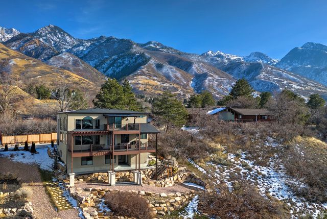 8564 S LITTLE WILLOW CIR, Cottonwood Heights, UT 84121