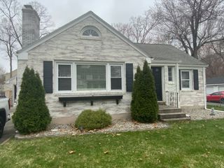 86 Peekskill Ave, Springfield, MA 01129
