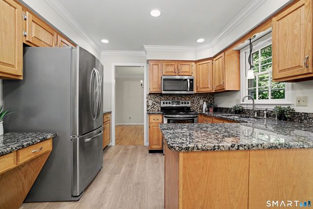 23 Jeremiah Road, Newtown, CT 06482