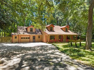 9 W Coquena Circle, Savannah, GA 31410