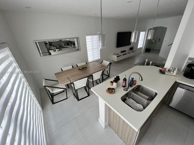 8330 NW 107th Pl 7-21, Doral, FL 33178