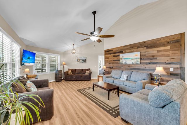 417 Palmetto Boulevard, Edisto Island, SC 29438