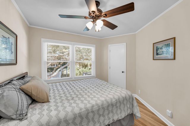 417 Palmetto Boulevard, Edisto Island, SC 29438