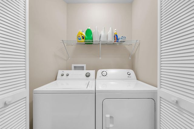 417 Palmetto Boulevard, Edisto Island, SC 29438