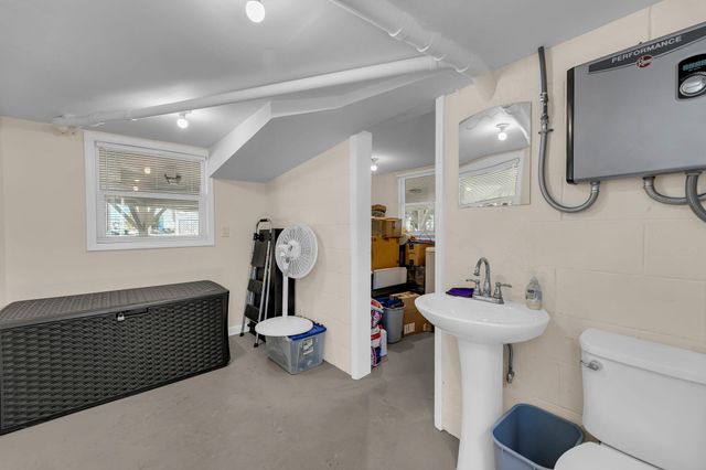 417 Palmetto Boulevard, Edisto Island, SC 29438