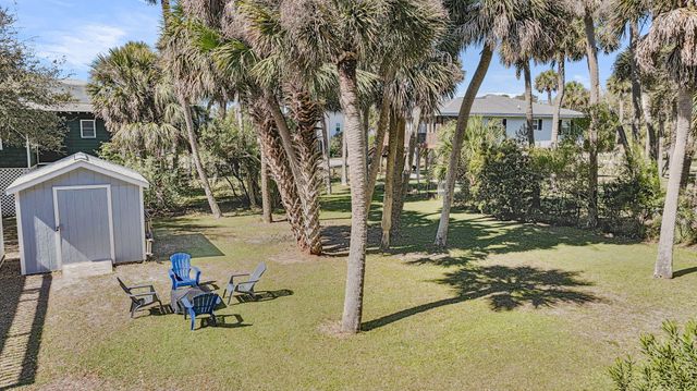 417 Palmetto Boulevard, Edisto Island, SC 29438
