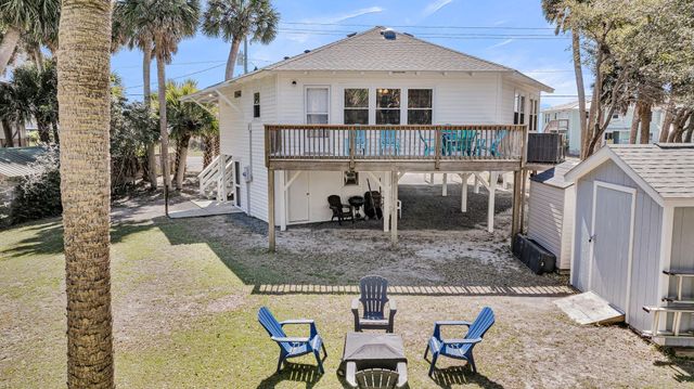 417 Palmetto Boulevard, Edisto Island, SC 29438