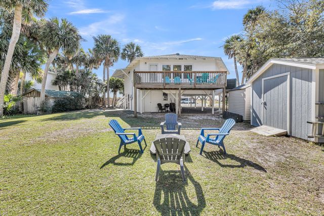 417 Palmetto Boulevard, Edisto Island, SC 29438