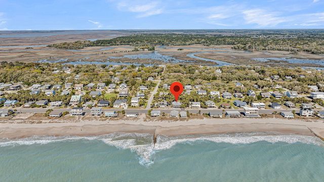 417 Palmetto Boulevard, Edisto Island, SC 29438