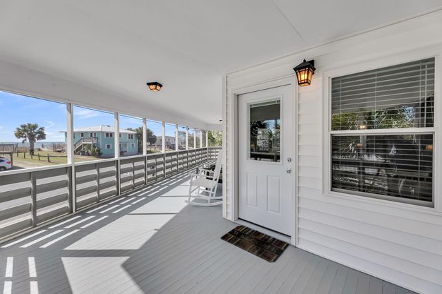 417 Palmetto Boulevard, Edisto Island, SC 29438