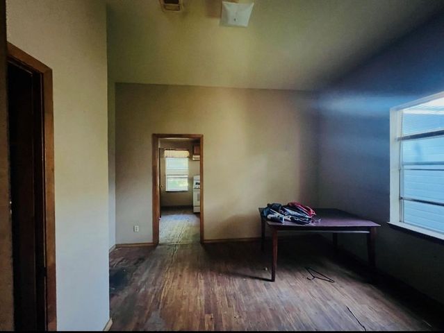 320 NW 9th St, Paris, TX 75460