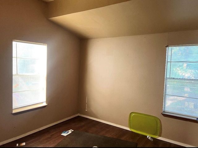 320 NW 9th St, Paris, TX 75460