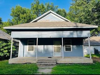 320 NW 9th St, Paris, TX 75460