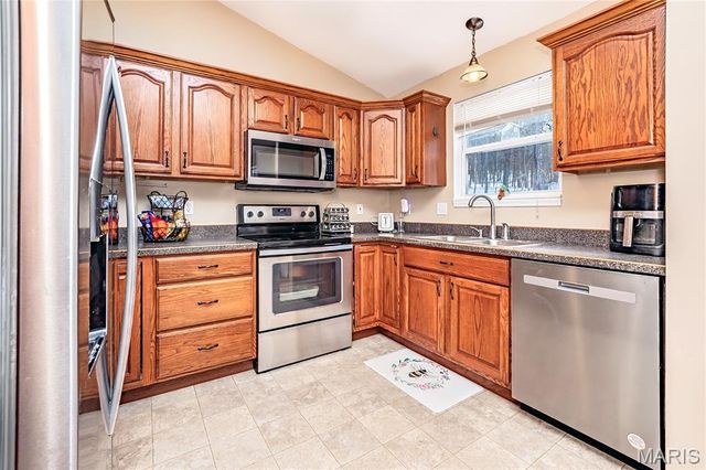 10249 Belew Creek Drive, Hillsboro, MO 63050