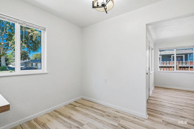 526 W Almond, Nampa, ID 83686