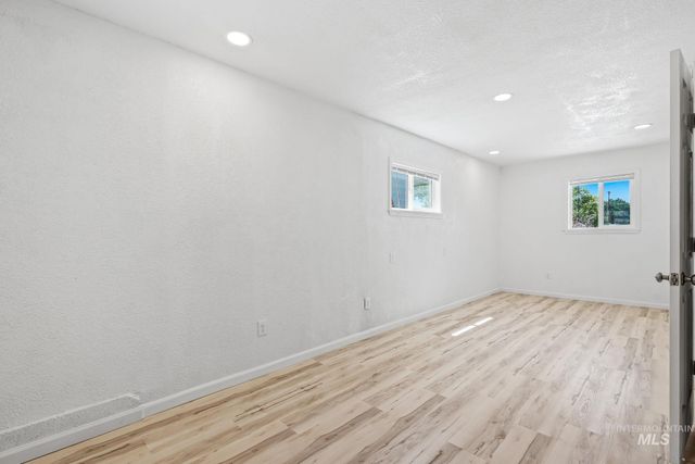 526 W Almond, Nampa, ID 83686