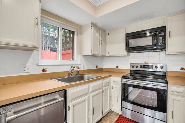 2724 Meadowstone Court, Carrollton, TX 75006