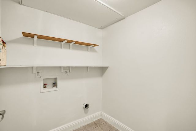 2724 Meadowstone Court, Carrollton, TX 75006