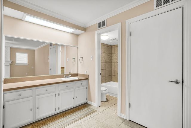 2724 Meadowstone Court, Carrollton, TX 75006