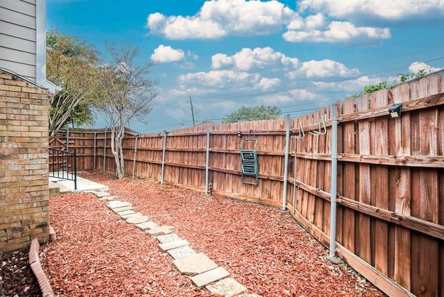 2724 Meadowstone Court, Carrollton, TX 75006