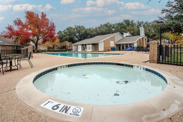 2724 Meadowstone Court, Carrollton, TX 75006