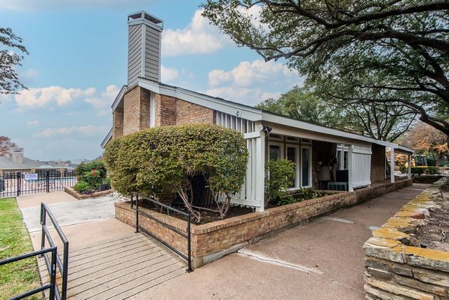 2724 Meadowstone Court, Carrollton, TX 75006