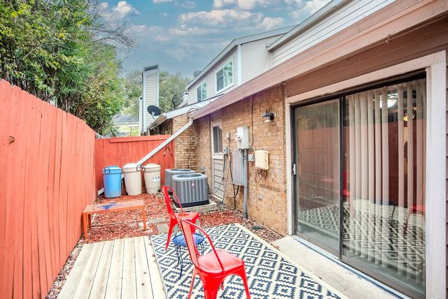 2724 Meadowstone Court, Carrollton, TX 75006