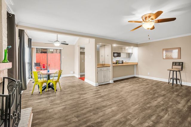 2724 Meadowstone Court, Carrollton, TX 75006