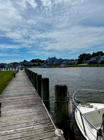 246 Fairharbor Drive 246, Patchogue, NY 11772