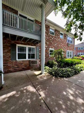 246 Fairharbor Drive 246, Patchogue, NY 11772