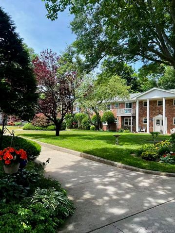 246 Fairharbor Drive 246, Patchogue, NY 11772