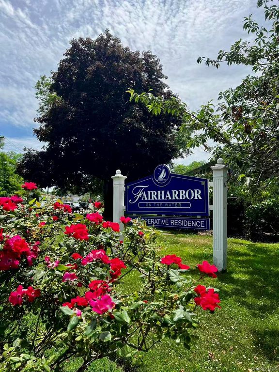 246 Fairharbor Drive 246, Patchogue, NY 11772